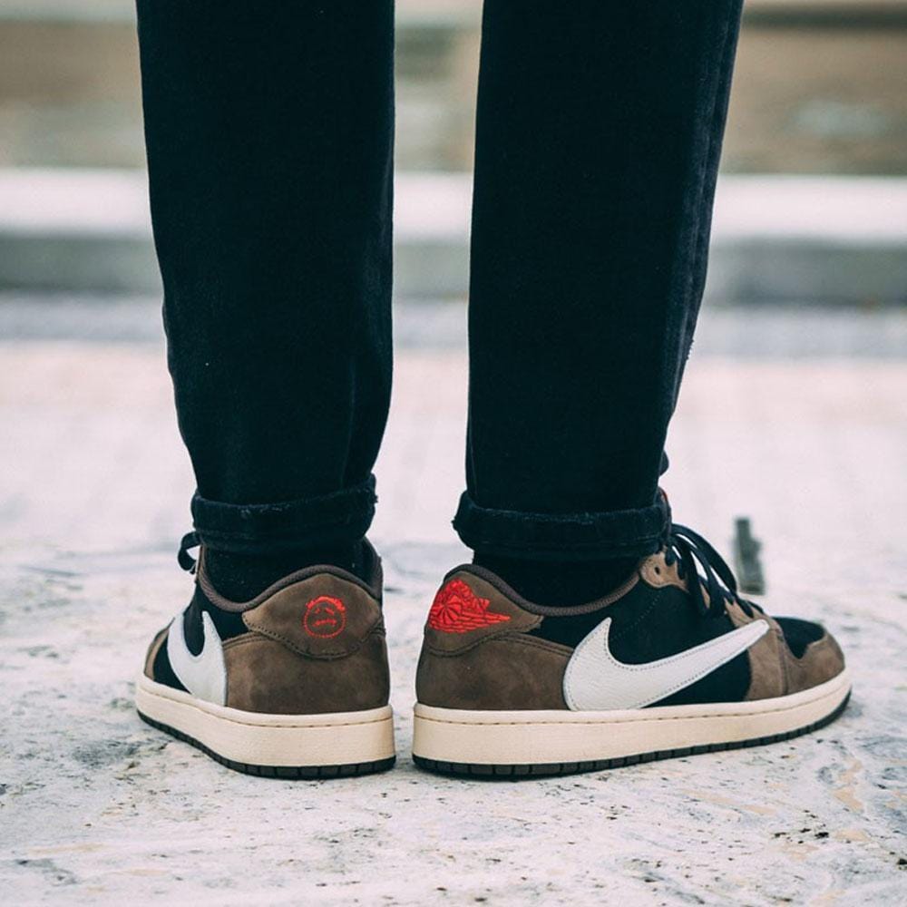 Travis Scott x Air Jordan 1 Low Cactus Jack — 3 UK | 35.5 EU — Alternate View 7