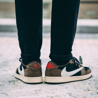 Travis Scott x Air Jordan 1 Low Cactus Jack — 3 UK | 35.5 EU — Alternate View 7