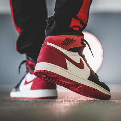 Air Jordan 1 Retro High OG "Summit Red" — UK 3 | EU 35.5 | US 3.5 — Side View