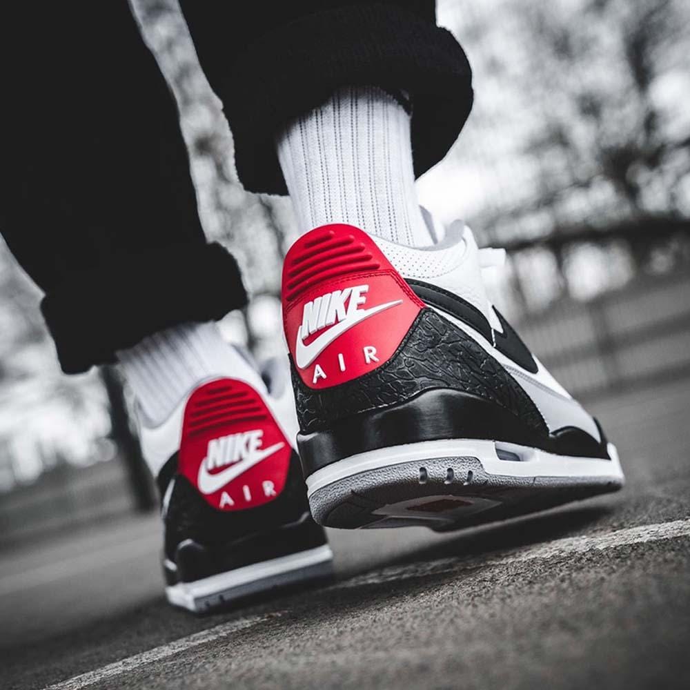 Air Jordan 3 Tinker Fire Red NRG — UK 3 | EU 35.5 | US 3.5 — Side View