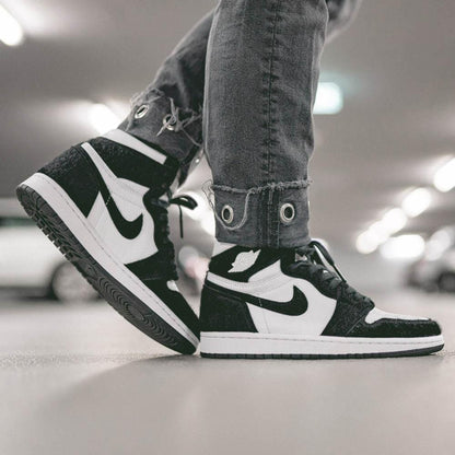 Air Jordan 1 Black White Womens — UK 2.5 | EU 35.5 | US 5 — Alternate View 7