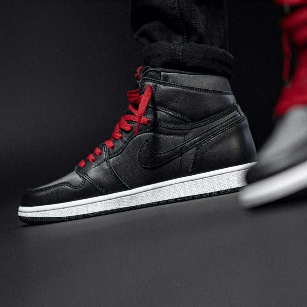 Air Jordan 1 Retro High OG 'Black Gym Red' — UK 3 | EU 35.5 | US 3.5 — Lifestyle View