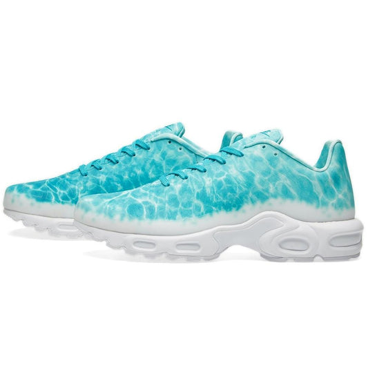 NIKE AIR MAX PLUS GPX PREMIUM SP Turbo Green & White — UK 3 | EU 35.5 | US 3.5 — Front View